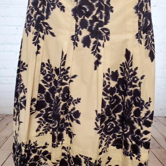 Talbots 100% cotton floral print A-line skirt - Picture 2 of 7